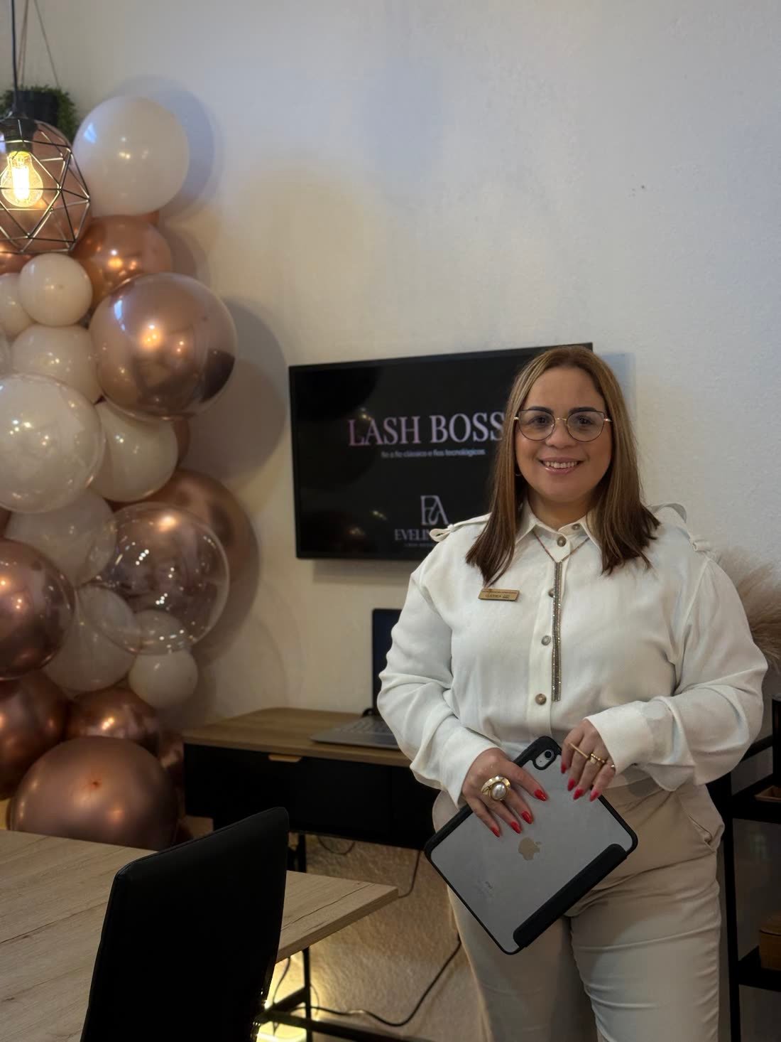 Evelin Araújo num evento de formação